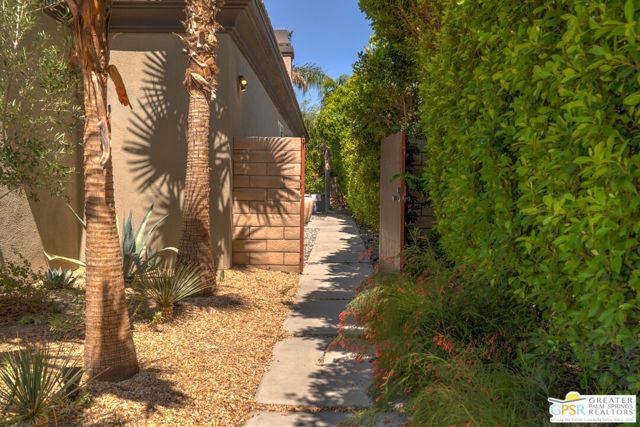 2160 N Hermosa Drive, Palm Springs, CA 92262