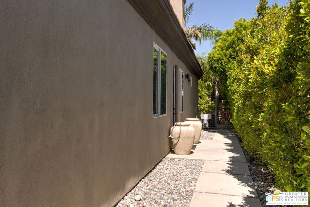 2160 N Hermosa Drive, Palm Springs, CA 92262