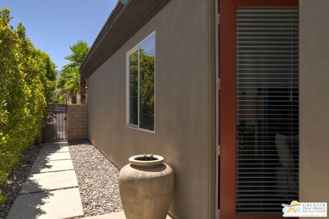 2160 N Hermosa Drive, Palm Springs, CA 92262