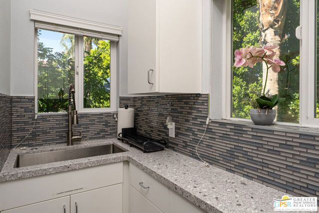 2160 N Hermosa Drive, Palm Springs, CA 92262