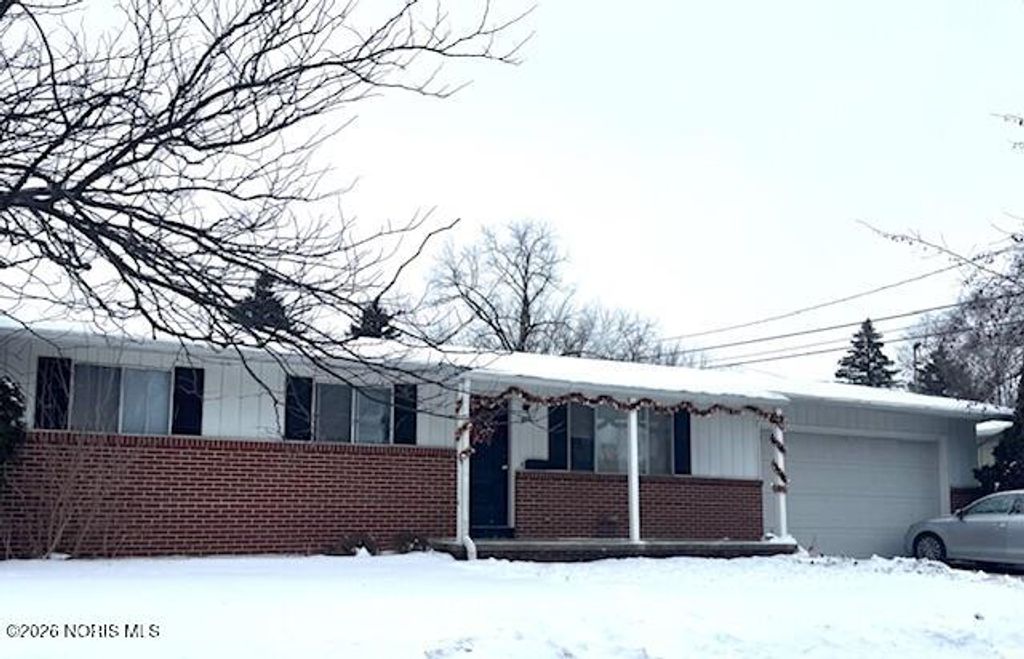 517 N Summit Street, Bowling Green, OH 43402