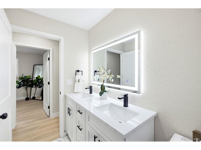 1925 Fenton St, Edgewater, CO 80214