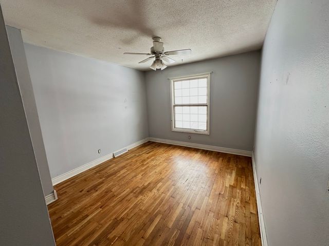 3538 Elmwood Ct NE, Cedar Rapids, IA 52402