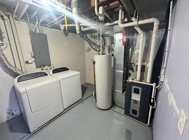 3538 Elmwood Ct NE, Cedar Rapids, IA 52402