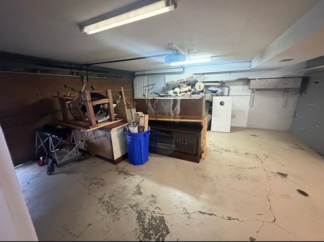 3538 Elmwood Ct NE, Cedar Rapids, IA 52402