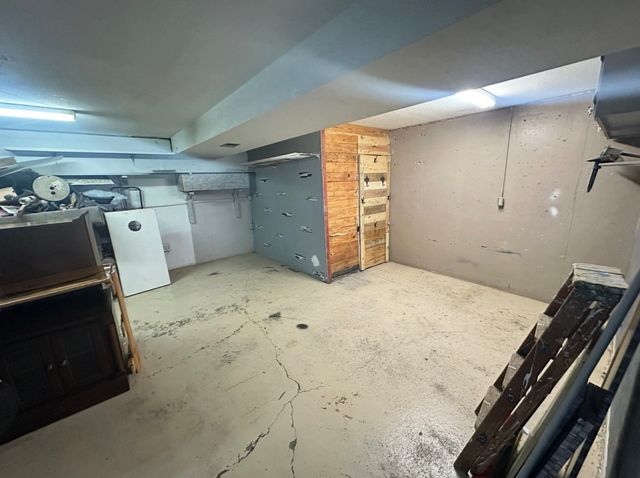 3538 Elmwood Ct NE, Cedar Rapids, IA 52402