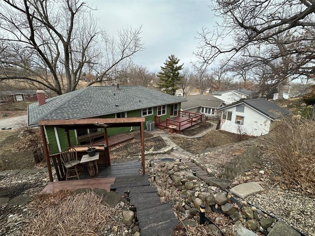 3538 Elmwood Ct NE, Cedar Rapids, IA 52402