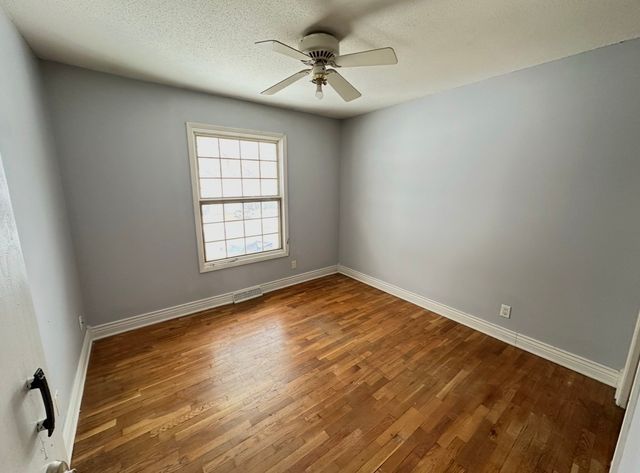 3538 Elmwood Ct NE, Cedar Rapids, IA 52402