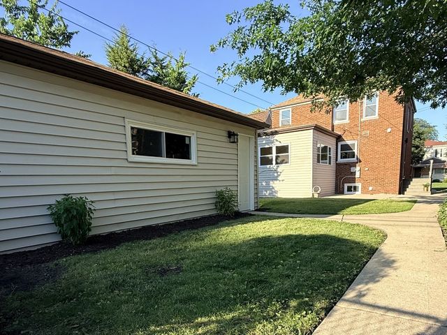 1728 N 76 Avenue, Elmwood Park, IL 60707