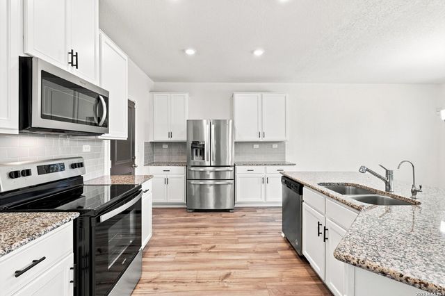 3802 PUTNAM FLDS, Converse, TX 78109