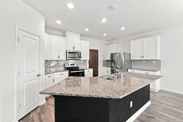 3802 PUTNAM FLDS, Converse, TX 78109