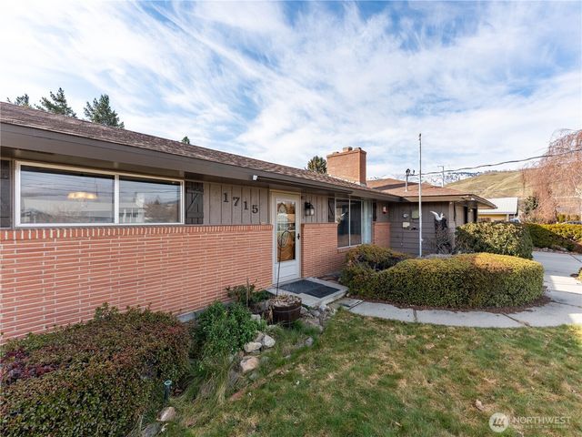 1715 Harris Court, Wenatchee, WA 98801