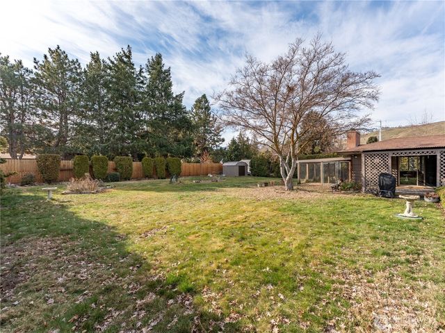 1715 Harris Court, Wenatchee, WA 98801