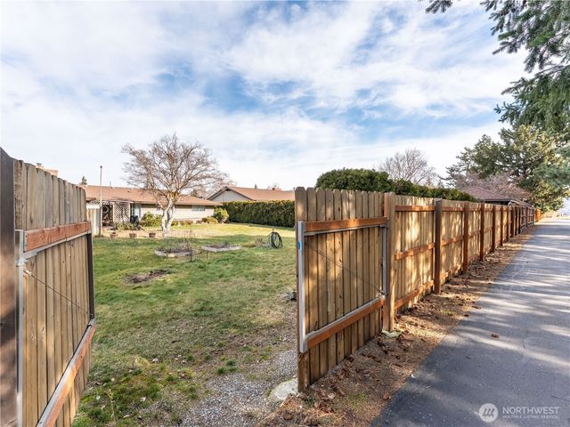 1715 Harris Court, Wenatchee, WA 98801