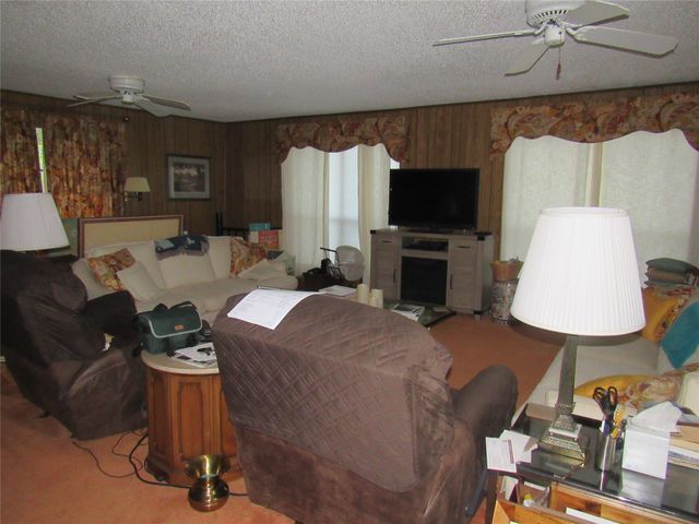 33 Queens Drive, Pottsboro, TX 75076