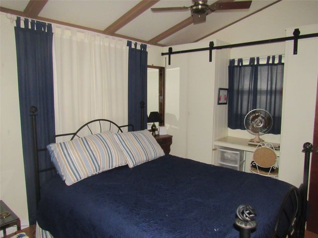 33 Queens Drive, Pottsboro, TX 75076