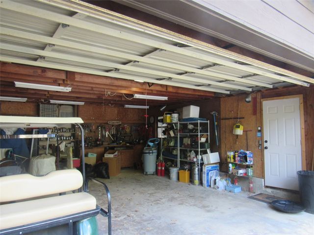 33 Queens Drive, Pottsboro, TX 75076