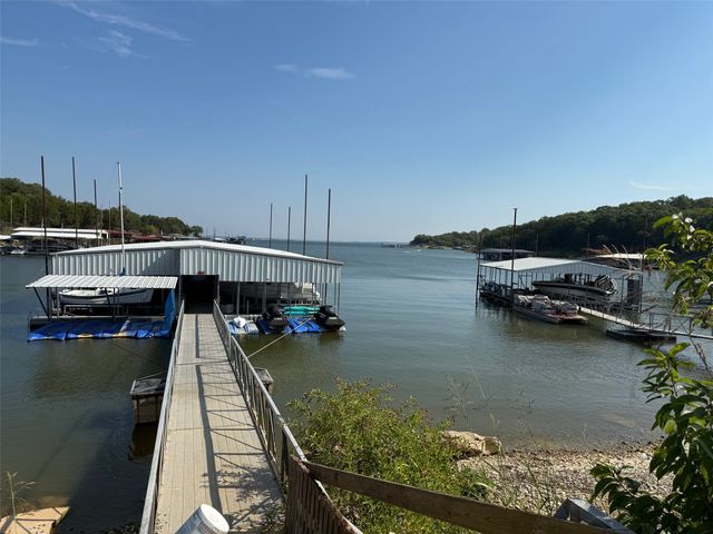 33 Queens Drive, Pottsboro, TX 75076