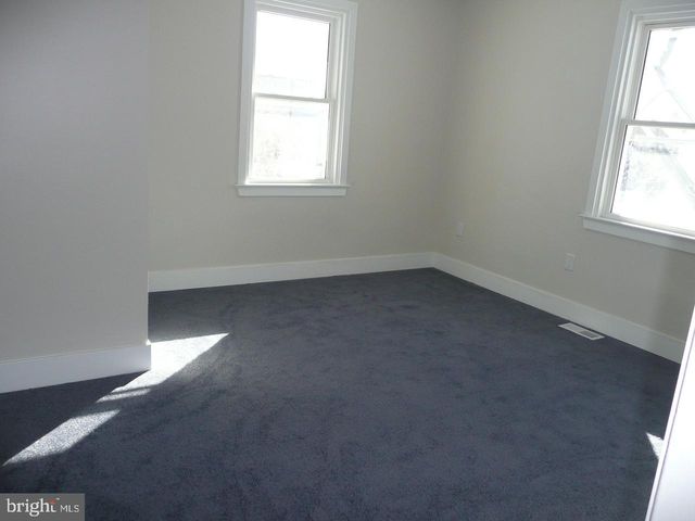 1054 HORSHAM RD, North Wales, PA 19454