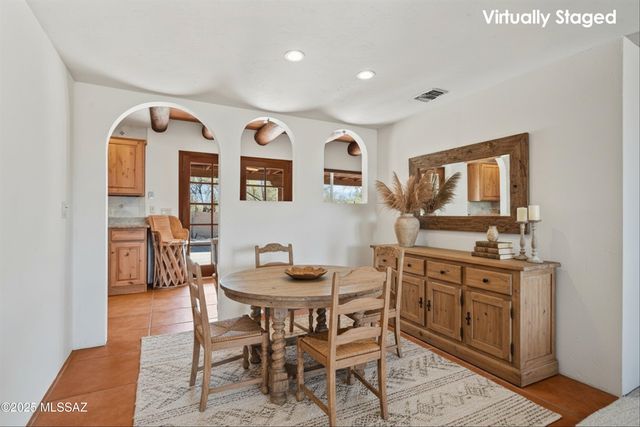 901 W Calle De Julio, Green Valley, AZ 85614