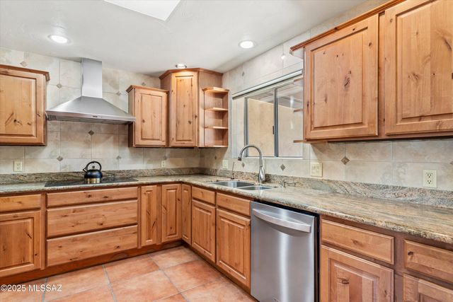 901 W Calle De Julio, Green Valley, AZ 85614