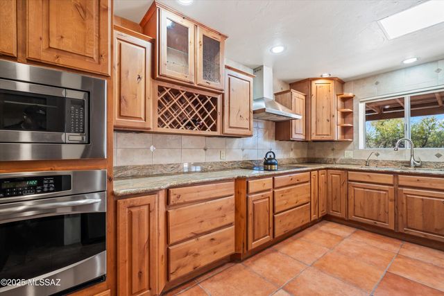 901 W Calle De Julio, Green Valley, AZ 85614