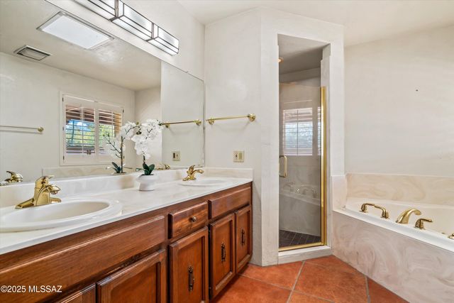 901 W Calle De Julio, Green Valley, AZ 85614