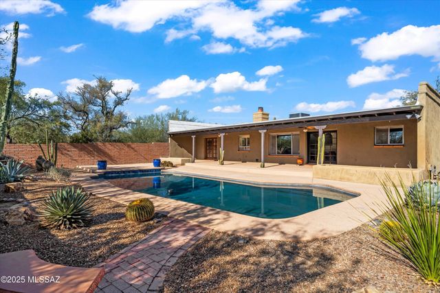 901 W Calle De Julio, Green Valley, AZ 85614