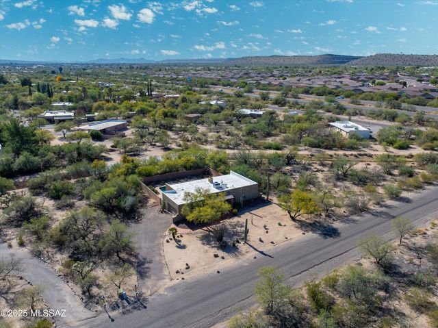 901 W Calle De Julio, Green Valley, AZ 85614