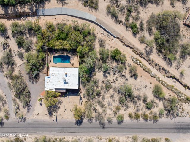 901 W Calle De Julio, Green Valley, AZ 85614