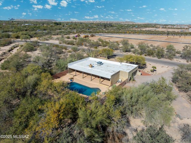 901 W Calle De Julio, Green Valley, AZ 85614