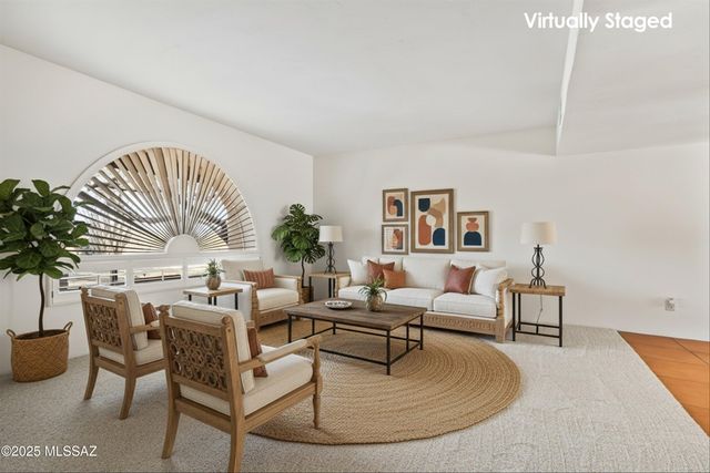 901 W Calle De Julio, Green Valley, AZ 85614