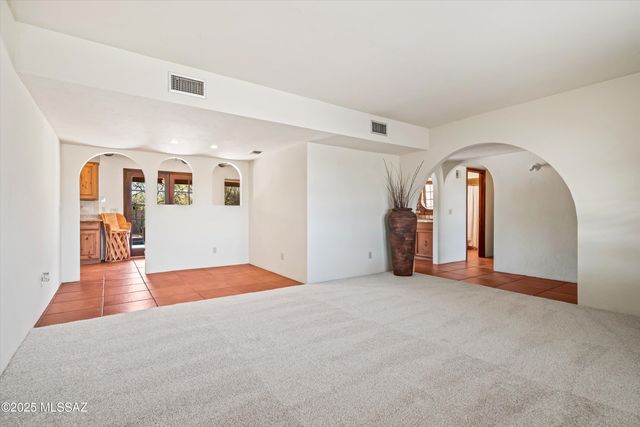 901 W Calle De Julio, Green Valley, AZ 85614