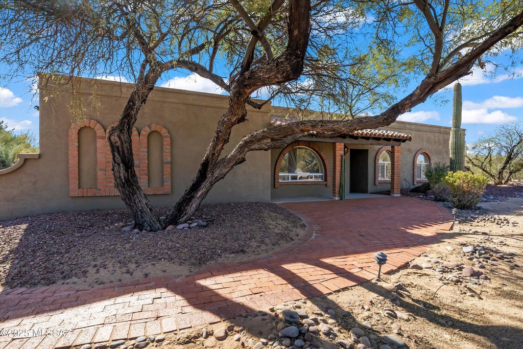 901 W Calle De Julio, Green Valley, AZ 85614