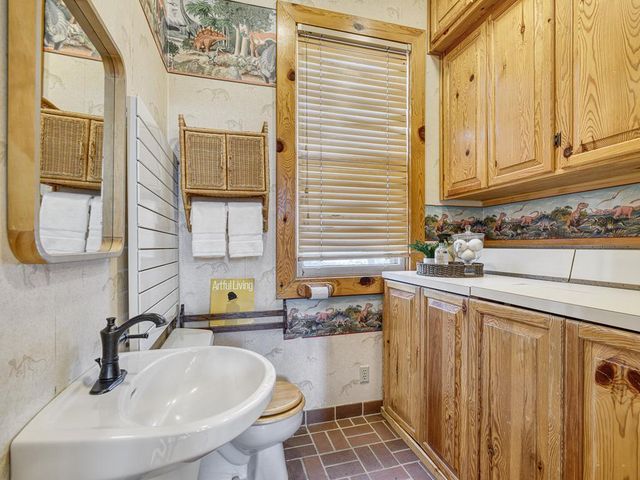 623 Lincoln Avenue, Saint Paul, MN 55105