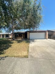 2039 Harrison Avenue, Hanford, CA 93230