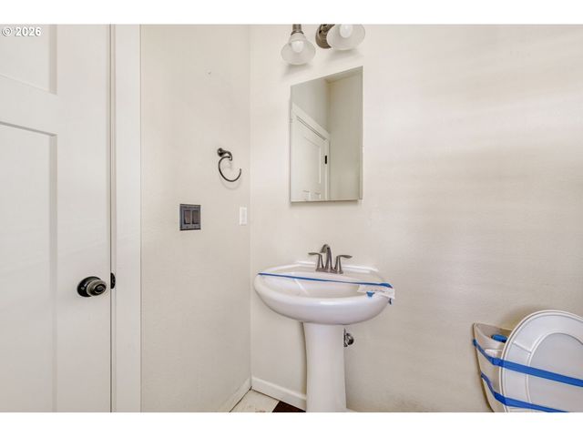 8633 Sw VALE Ct, Wilsonville, OR 97070