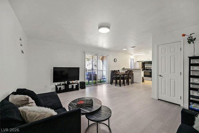 5493 Indian River Drive 376, Las Vegas, NV 89103