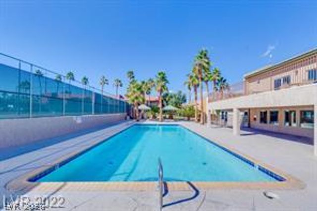 5493 Indian River Drive 376, Las Vegas, NV 89103