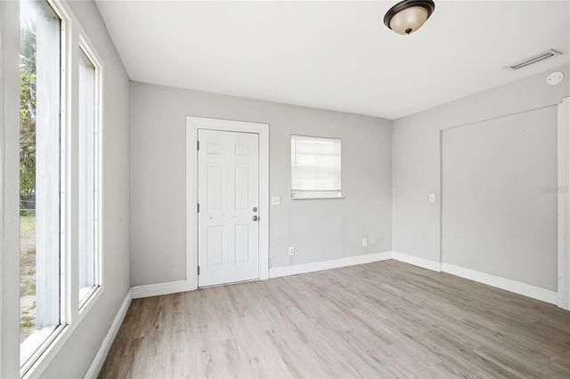 8419 N SEMMES STREET, Tampa, FL 33604