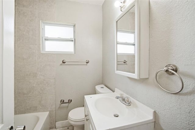 8419 N SEMMES STREET, Tampa, FL 33604