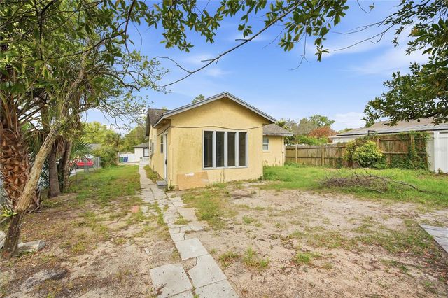 8419 N SEMMES STREET, Tampa, FL 33604