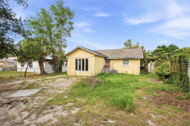 8419 N SEMMES STREET, Tampa, FL 33604