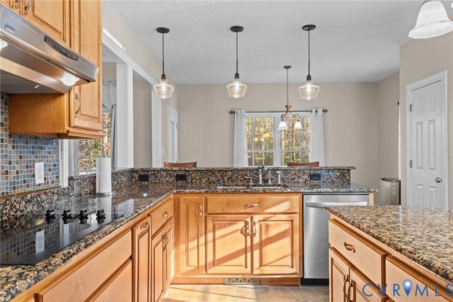 11106 Kings Pond Dr, New Kent, VA 23140