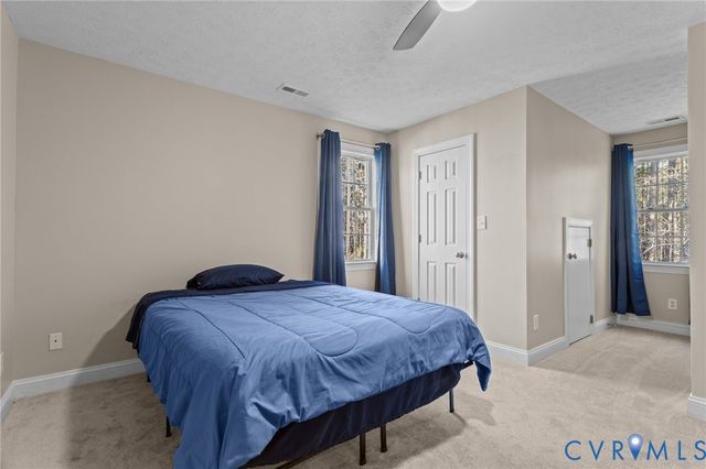 11106 Kings Pond Dr, New Kent, VA 23140