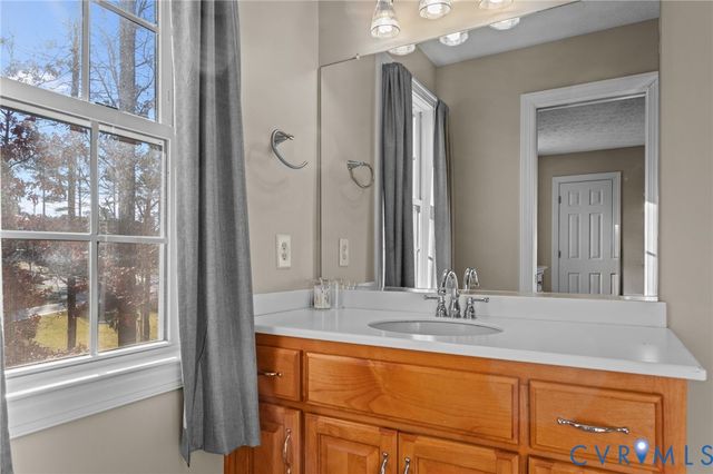 11106 Kings Pond Dr, New Kent, VA 23140