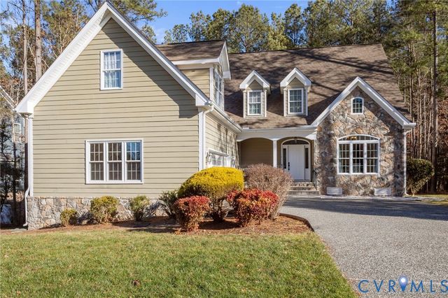 11106 Kings Pond Dr, New Kent, VA 23140