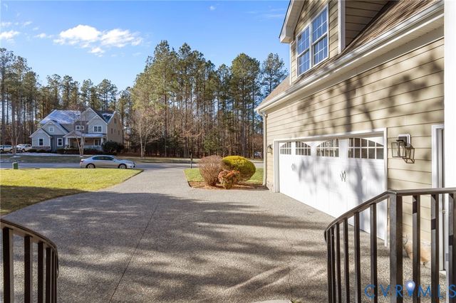 11106 Kings Pond Dr, New Kent, VA 23140