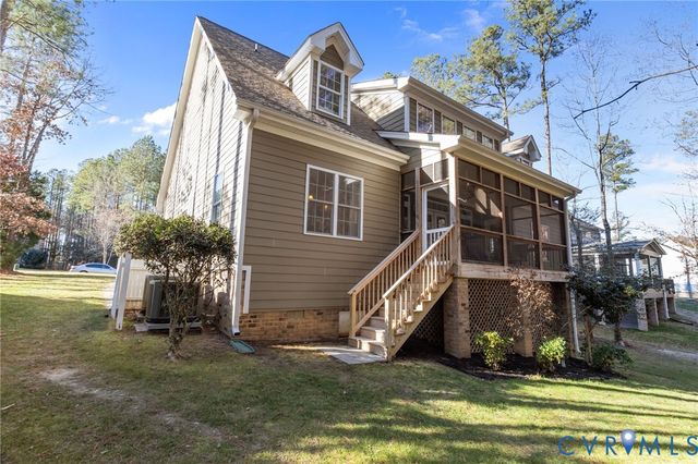 11106 Kings Pond Dr, New Kent, VA 23140