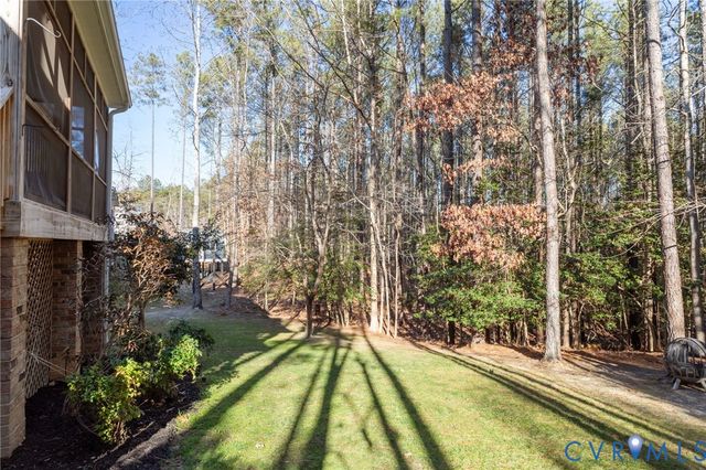 11106 Kings Pond Dr, New Kent, VA 23140